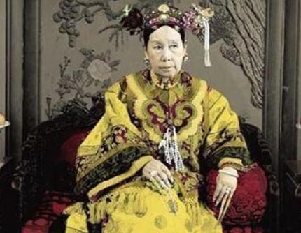 慈禧第一次看到电灯泡是什么样子 惊叹的说出:发光的茄子