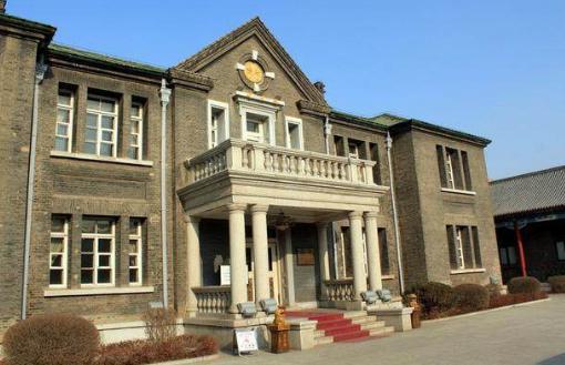 毓崇跟溥仪是什么关系