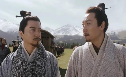 吕不韦为秦国的建设作出重大贡献,为何最后会被嬴政贬斥否定