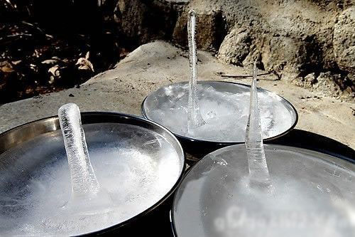 韩国一寺庙惊现逆天冰柱