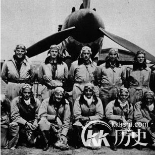 抗战时驼峰航线空运到中国8由飞虎队护航
