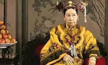 同治皇帝的皇后是谁