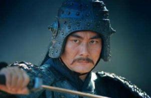 曹操出征时夏侯惇驻守差点全军覆没,曹操不罚反赏是什么操作