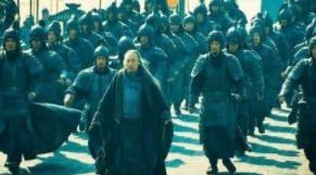 曹操出征时夏侯惇驻守差点全军覆没,曹操不罚反赏是什么操作