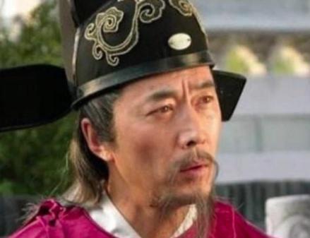 朱元璋吃饭时菜里有头发,厨子马上取下帽子说:我没头发