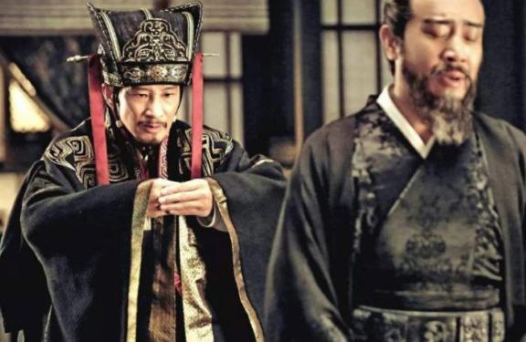 曹操送给荀彧一个空碗,荀彧为何就自尽了