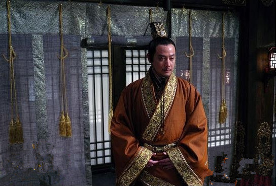 三国时期同样是醉酒,一人被称为酒囊将军,另一人却被委命高官