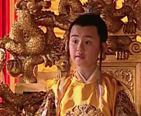 万历皇帝朱翊钧耍酒疯,李太后拿出一部书被吓傻了