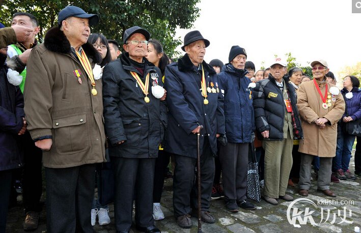 南京保卫战1937：抗战老兵祭奠南京保卫战将士