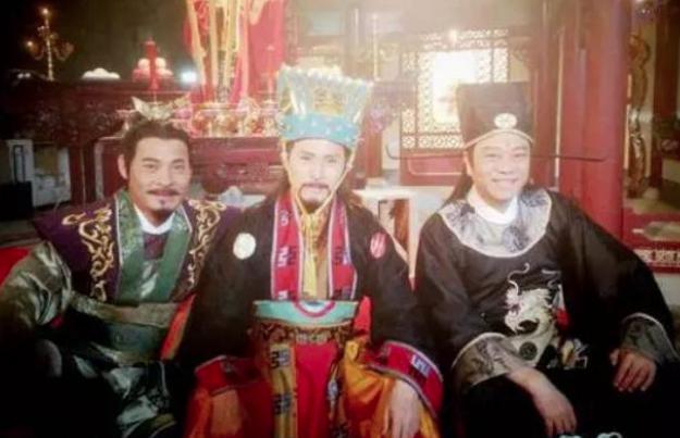 历史上最仁慈的皇帝,宋仁宗到底做过什么事