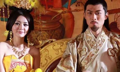 历史第一宠贵妃：10岁受宠，15岁生子，皇帝上朝她坐在膝盖上