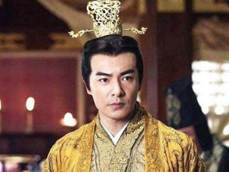 皇帝醉酒后开玩笑说要废掉爱妃,妃子便将他活活闷死
