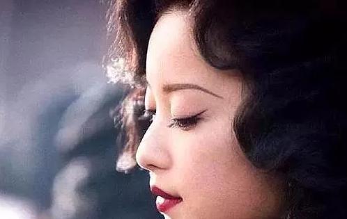 中国出路费送日本女人回国,没想过的是日本战败后,日本女人都不愿回国了!