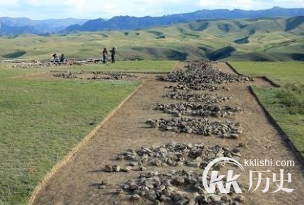 东天山古墓群距今2200年：尊七风俗至少2000年历史