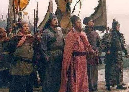 石宝曾斩杀五位梁山好汉，为什仫看见关胜就跑