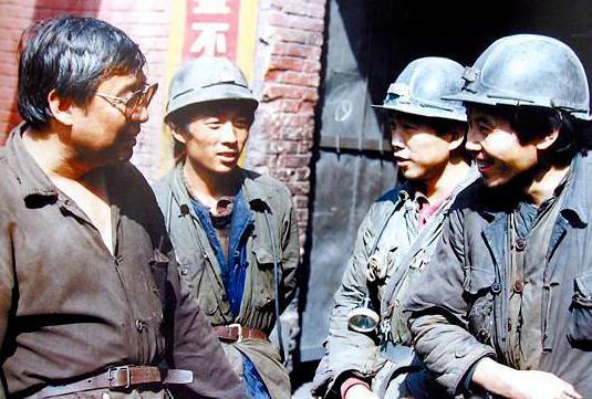长篇小说平凡的世界作者 中国当代作家路遥简介