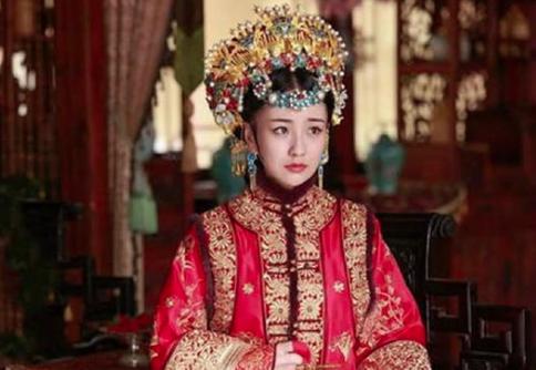 她未生育子女却成了皇后,死后康熙亲自送葬