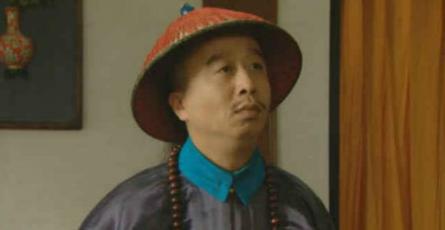 一清官退休时怕被乡亲嘲笑,拉几箱砖头回老家,乾隆知晓后很感动