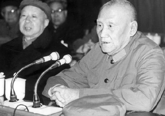 何长工是谁