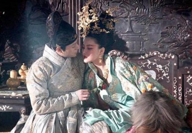 万贞儿虽比皇帝大17岁,但却宠冠六宫连皇后也妒忌