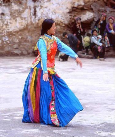 现代男人要想娶妻纳妾 请到神秘的四川女王谷
