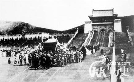 揭秘蒋介石和孙中山：蒋介石为何派人找孙中山肝脏