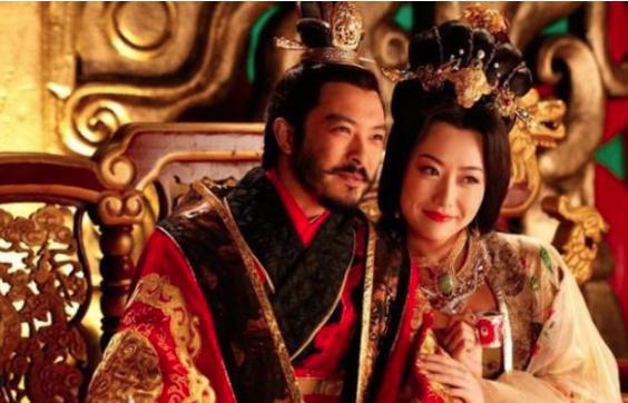 儿子设计灌醉了皇帝的妃子,结果还当上了皇帝