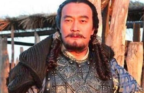 皇帝偷偷在大臣朝服烫个洞,背后有什么原因