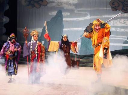 同样是孙悟空的扮演者 六小龄童和六龄童章宗义的区别在什么地方