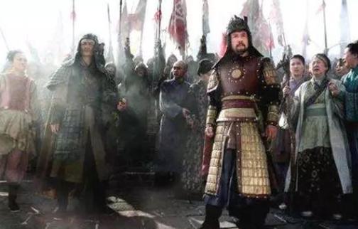 辽国猛将跟北宋叫板，一小人物拿武器说：我来解决，猛将当场毙命