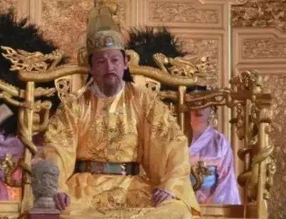 努尔哈赤有什么能力让他从一个部落酋长，到清朝太祖皇帝