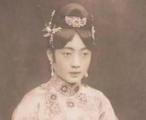 末代皇妃文绣提出离婚?“休了”末代皇帝溥仪?