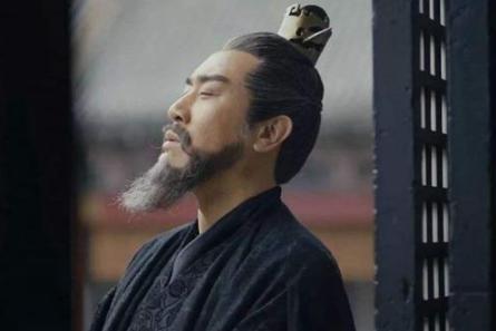 “一女乱三曹”说的是谁