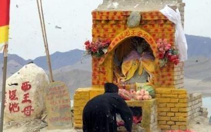 昆仑山作为传说中神灵住的地方 为何皇帝不将陵墓修建在上面呢