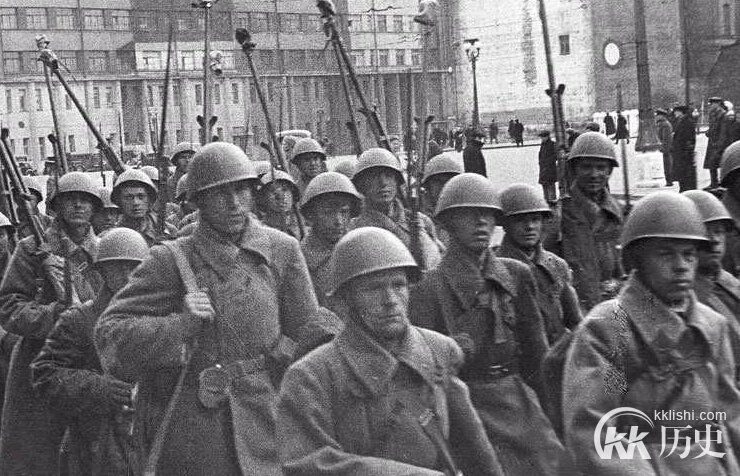1941年斯大林为何对德军的侵犯闭口不谈
