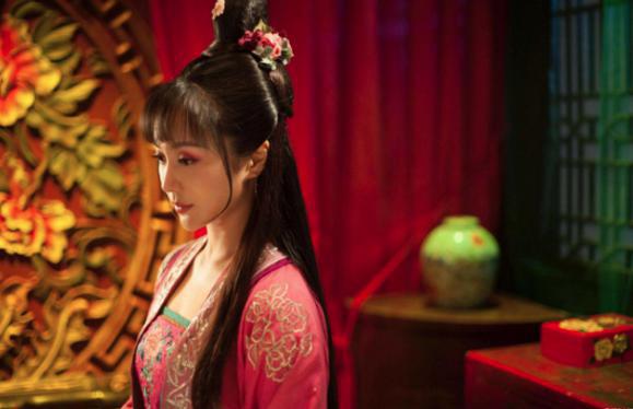 她12岁当皇后,23岁离奇死亡死因成谜