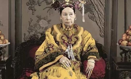 她是晚清的一位公主,曾伺候过慈禧沐浴