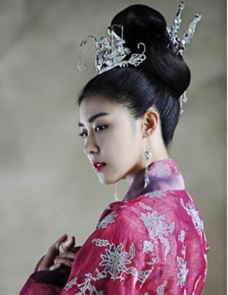 皇帝把贡女立为皇后,此女最后成亡国皇后