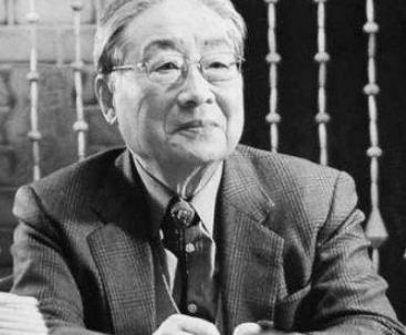 这个人加入美国籍后,将百件祖传国宝捐出
