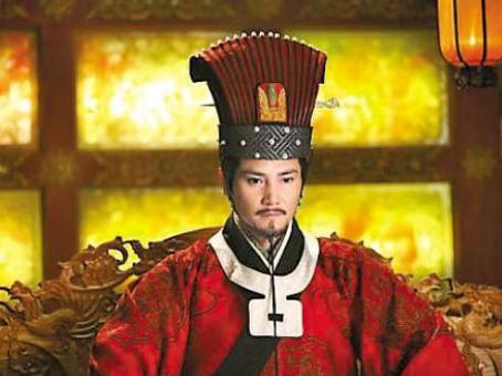 显仁皇后：宰相家的暖房丫环，嫁王子生皇帝，最终逆袭成太后