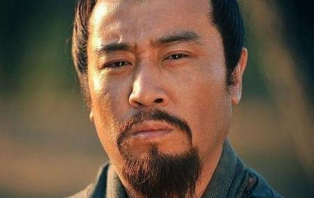 为何张飞被杀时刘备没有报仇 却是长叹一声呢