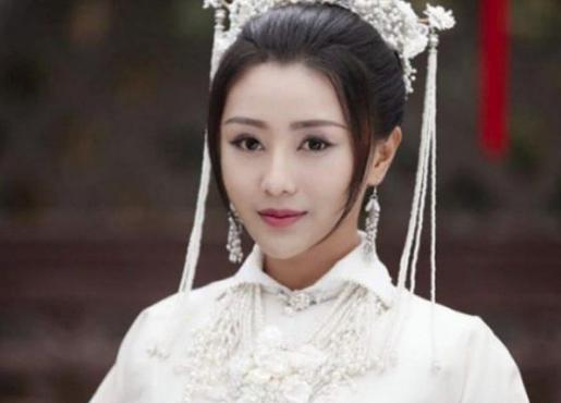 她本是秦淮名妓之首,一生漂泊无依