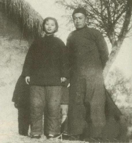 老照片:陈毅元帅和妻子张茜的恩爱合影