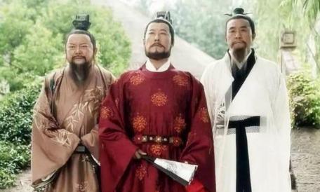 明朝官员的工资真的很低吗 为何总感觉自己都养不活的样子
