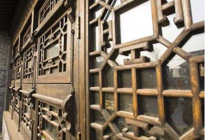 古代窗户都是用纸做的 纸没有发明之前用的是什么东西