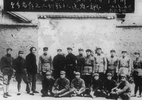 谭希林为了中国和捷克斯洛伐克的友好交往做了哪些杰出的贡献