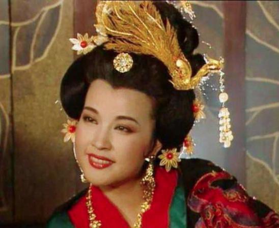 她连自己的亲骨肉都杀,后来还叱咤政坛15年
