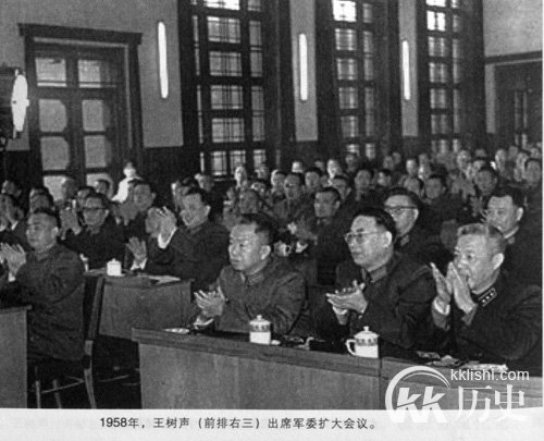 哪位大将的警卫与许世友比武将许世友丢翻
