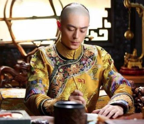 乾隆做了3年太上皇，这三年他都做了什么事