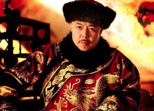 乾隆做了3年太上皇，这三年他都做了什么事
